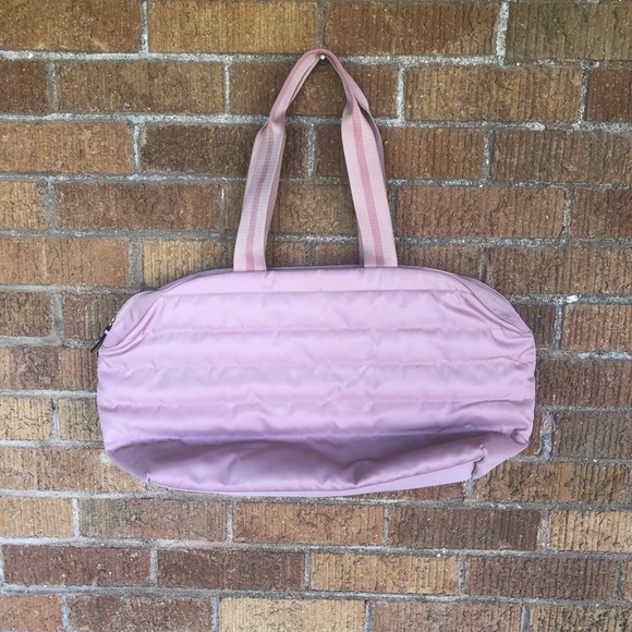 Victoria's Secret Quilted Pink Logo Zipper Duffle Travel Tote Bag - NWT - Picture 3 of 6
